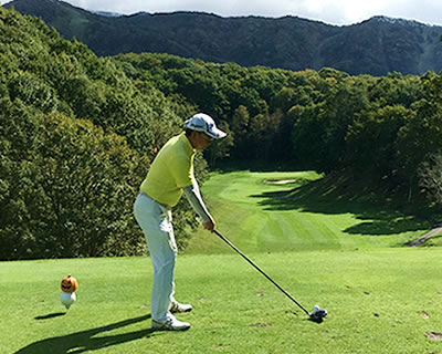 ゴルフ場でのティーショット